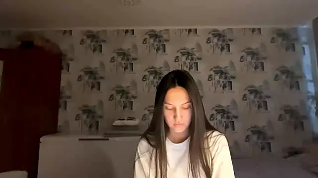 MarinaTuray live cam on StripChat