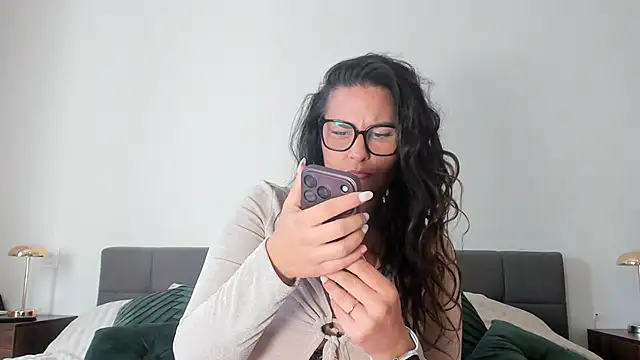 KatAluna live cam on StripChat