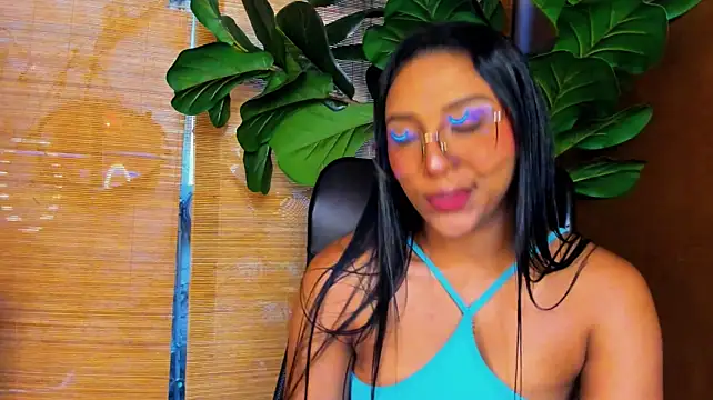 Victoria_Gonzalez live cam on StripChat