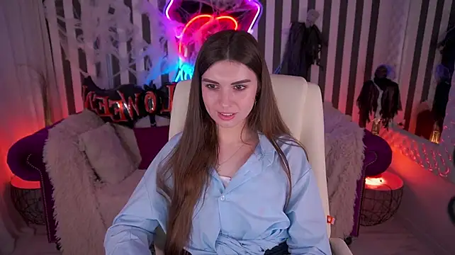 KylieJoyys live cam on StripChat