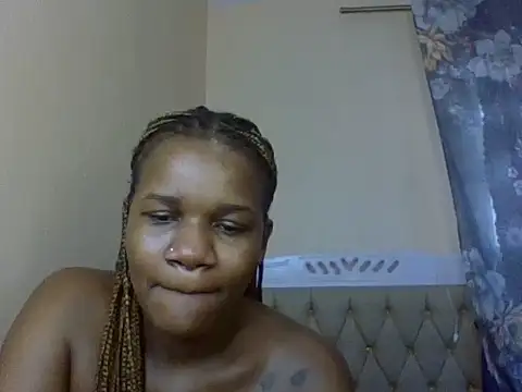 Lucky_aura01 live cam on StripChat