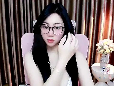 Helen_202 live cam on StripChat
