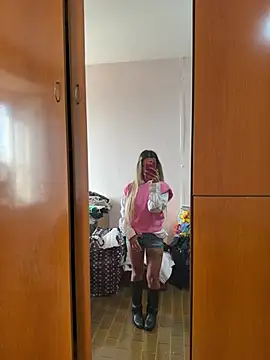 Thegirlofthemirror live cam preview