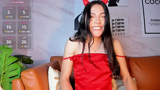 Rubii_Cutee live cam on StripChat