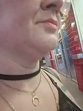 nakedgarbageperson live cam