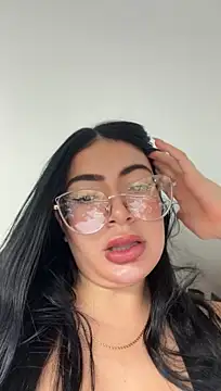 Mia_222 live cam on StripChat