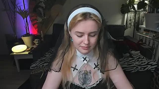 Alexa_Pirs live cam on StripChat