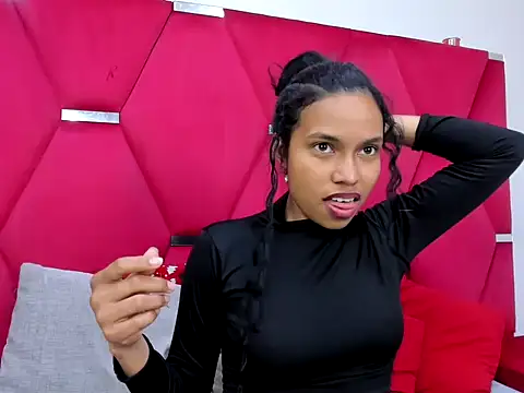 NikkiTorresSS live cam on StripChat