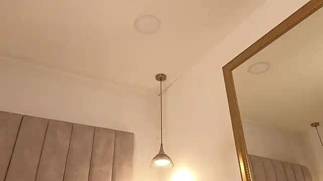 Nioki_ live cam on StripChat