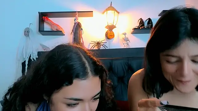 alissonandamy live cam on StripChat