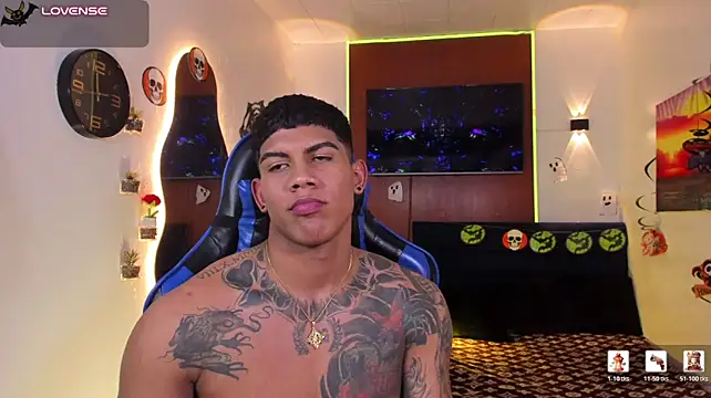 Damian_latinxxx live cam on StripChat