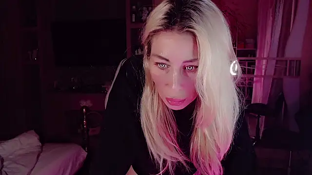 AnnieGOld_ live cam on StripChat