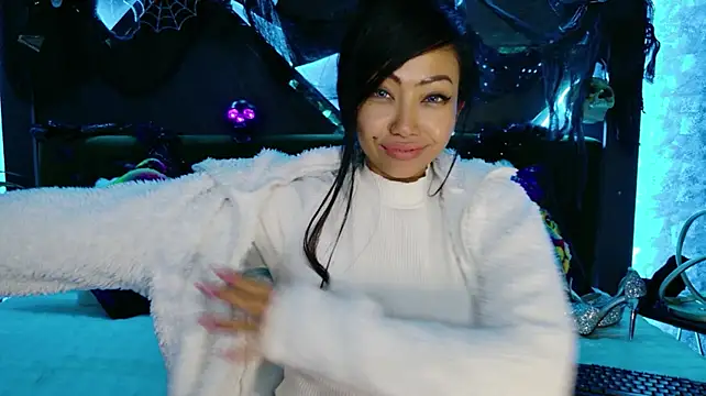 ElyaQuinn live cam on StripChat