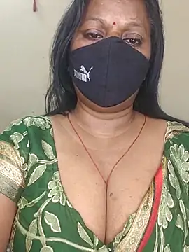 MISS-LOVEV live cam on StripChat