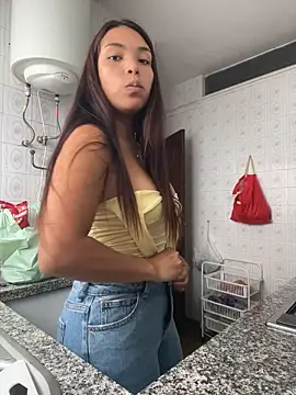 Marianitamilf live cam on StripChat