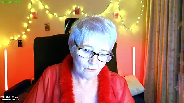 Sandra_Snowflake live cam on StripChat