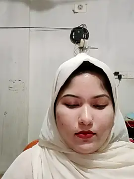 Nusrat-N live cam on StripChat
