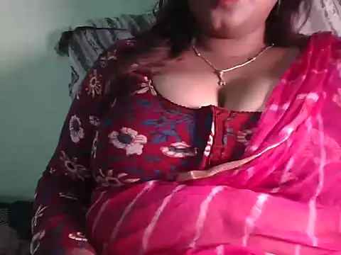 Tamil_Shailu live cam on StripChat