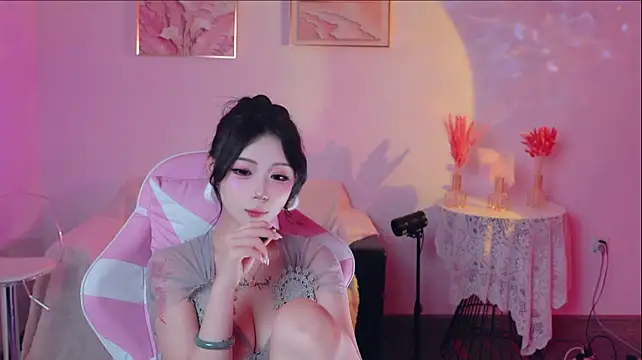 Xiyu-Ada live cam on StripChat