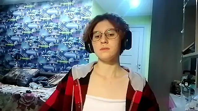 ThersaNoe live cam on StripChat