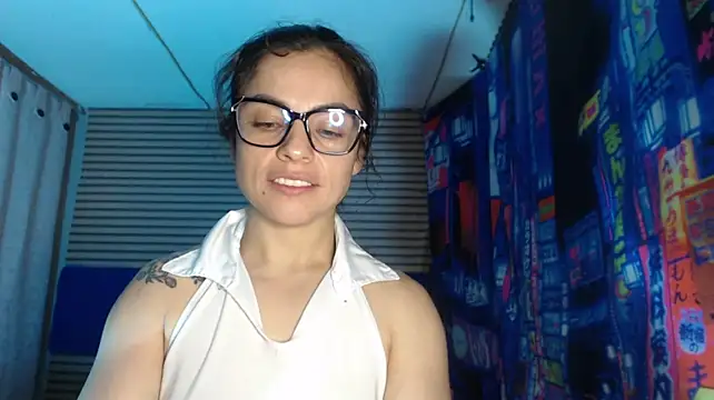 rosse_2504 live cam on StripChat