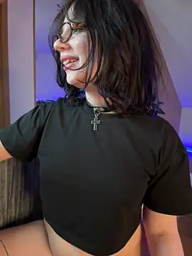 YourLittleDevil webcam