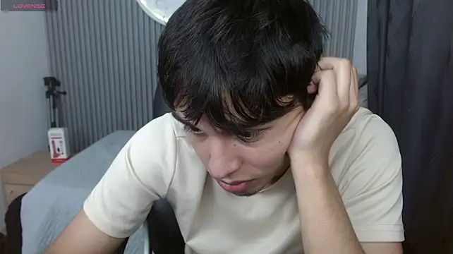 stiwentwink (M twink) - show cum public