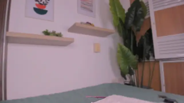 tiny_isawii live cam on StripChat