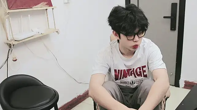uu_g (M young) - 今日第二发射精
