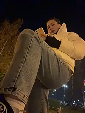 katyvibes (F young) - TEASE WITH MY LIPS