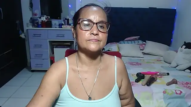 pervert_mommy_ live cam on StripChat