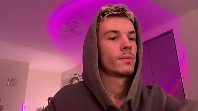 Jeremy1Scott live cam on StripChat