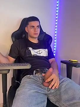 Liam_Mateo live cam on StripChat