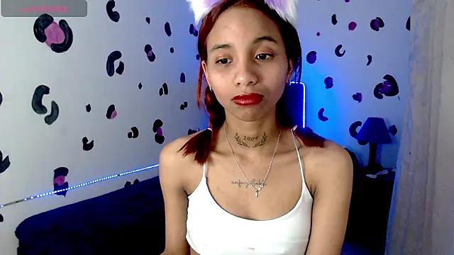 ivory_aiko live cam on StripChat