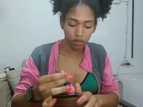 Model: angelamariebandary