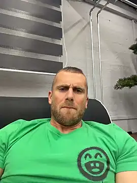 Johnytrain live cam