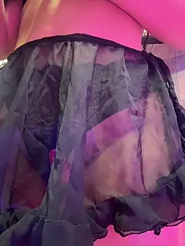 rosiechell_ (F teen) - show my pussy  + rub clit
