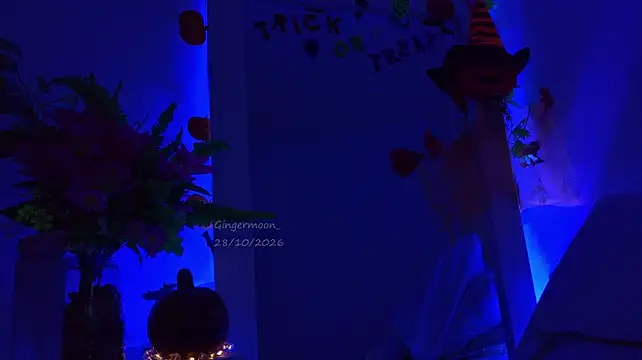 gingermoon_ (F milf) - RUB CLIT