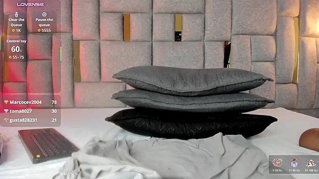 miia_reeves_ webcam