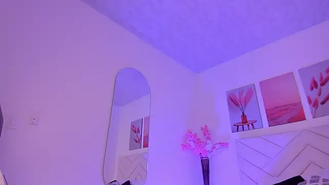Brianna_bigboobs live cam on StripChat