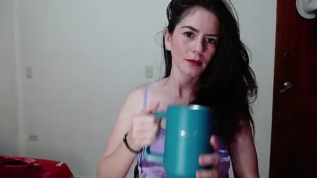 Hanny_24 live cam on StripChat