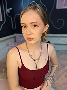 MilaMoone live cam on StripChat