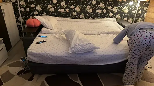 Vuitton live cam on StripChat