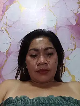 SweetChubbyMommy_02 live cam on StripChat