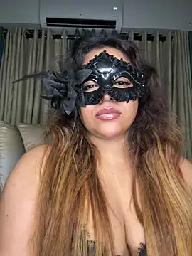 Zaralanson live cam on StripChat