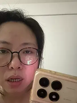 cc-juicy live cam on StripChat