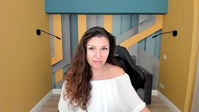 EllaLong live cam on StripChat
