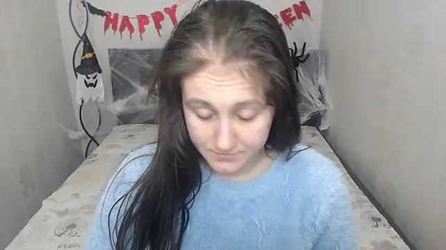Holliy_Cooper live cam on StripChat