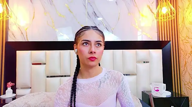 nicoleesposito (F young) - PLAY  with vibrator   5 MIN  🌶️😍