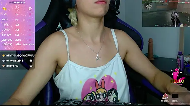 blondegamerr (F young) - show pussy